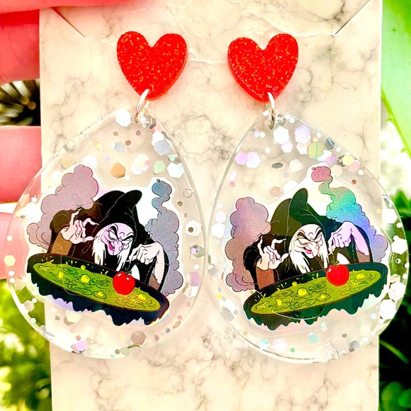 Evil Queen Halloween Earrings - Picture 1 of 4